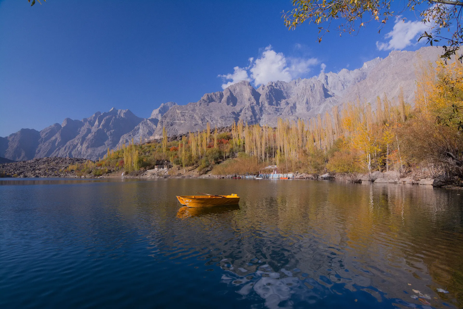 Autumn colours around Upper Kachura Lake, Skardu
